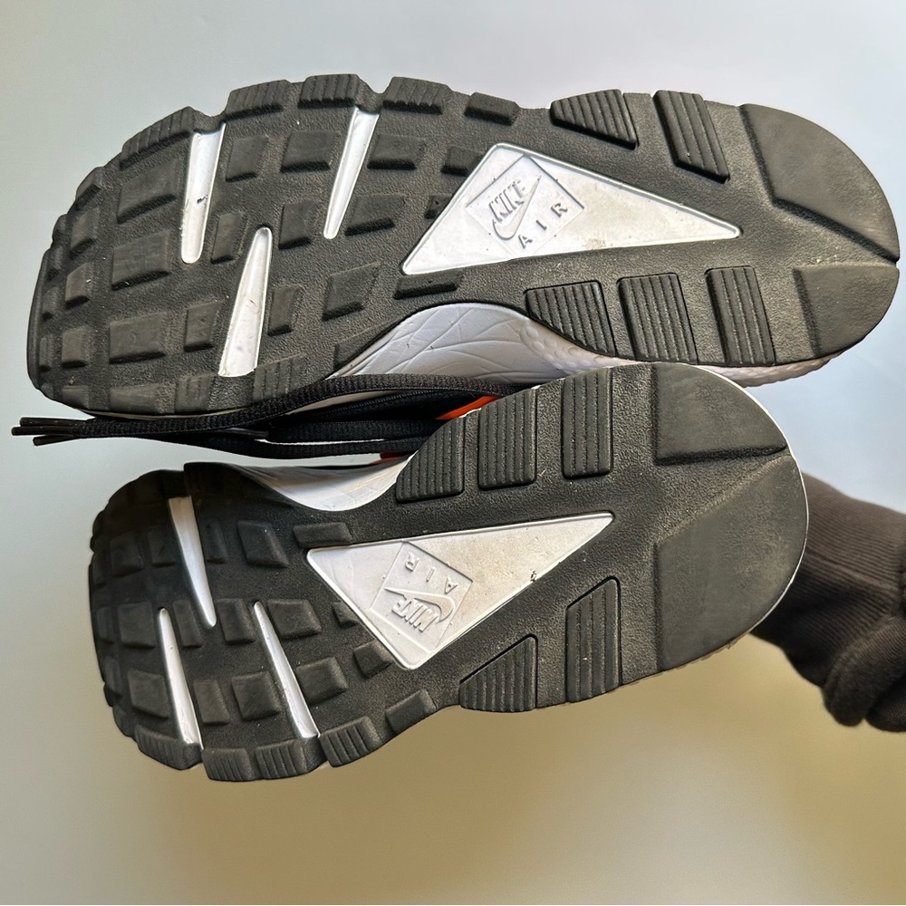 Nike Black & Orange Just Do It Huarache - Picture 3 of 7